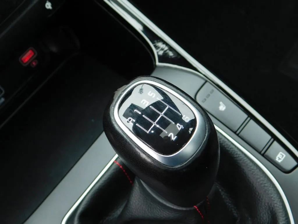 Used 2023 Kia Forte GT image 21