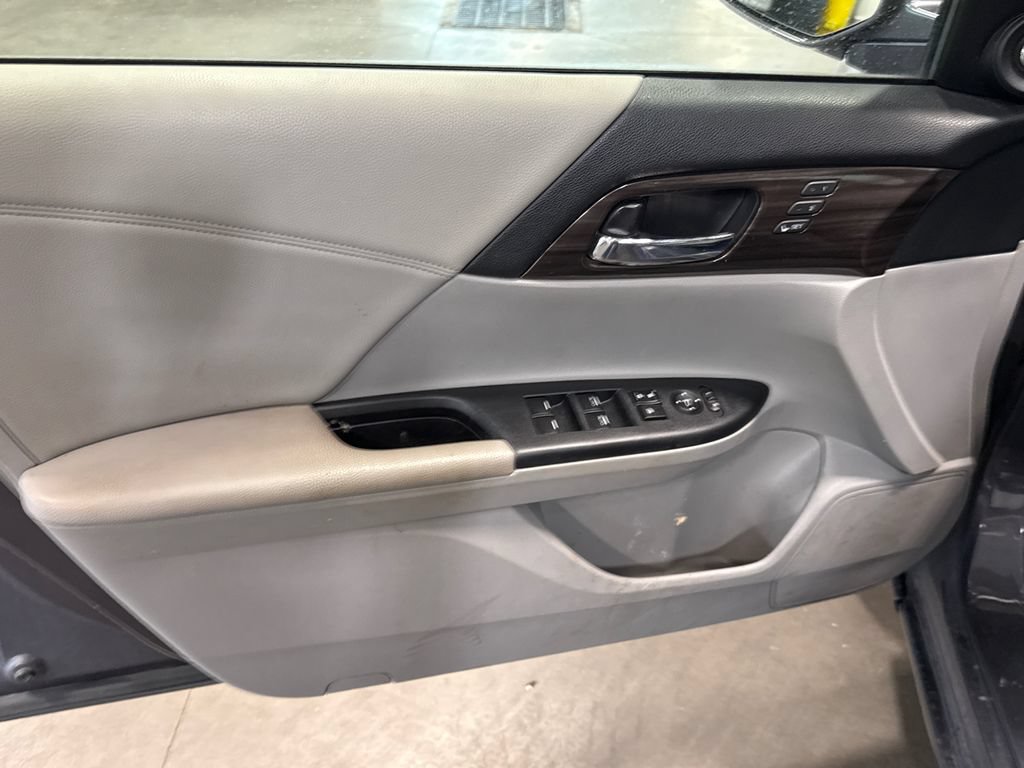 Used 2016 Honda Accord EX-L image 7