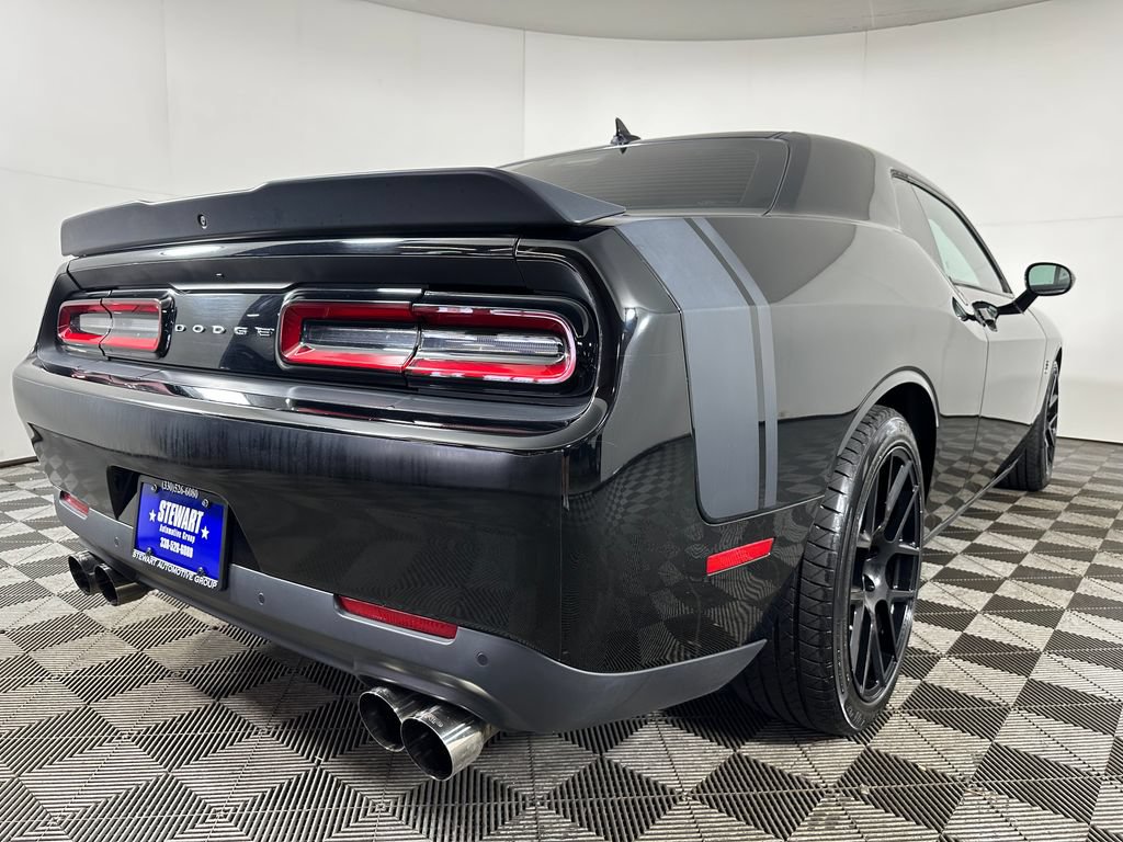 Used 2015 Dodge Challenger R/T Scat Pack RWD image 5
