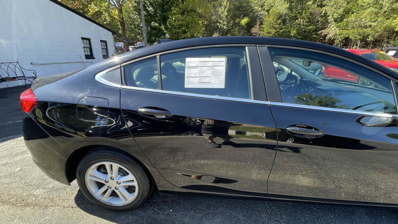Used 2018 Chevrolet Cruze LT FWD image 10