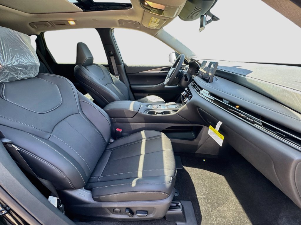New 2027 INFINITI QX60 Luxe FWD image 31
