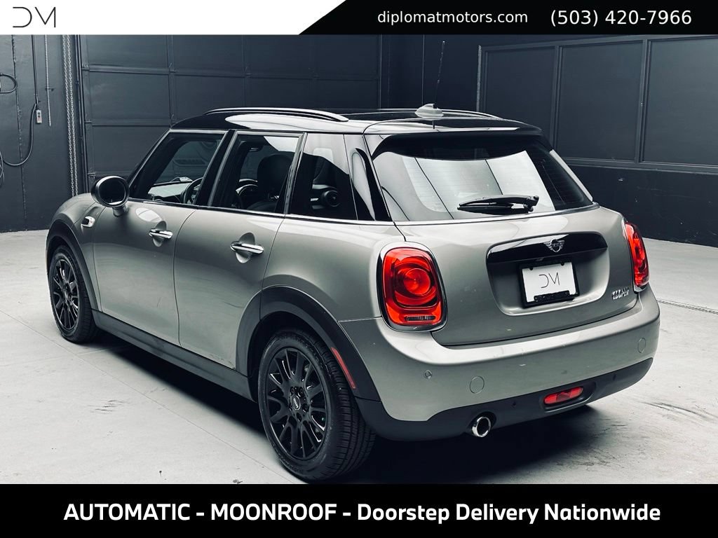 Used 2019 MINI Cooper 4-Door Hardtop w/ Signature Upholstery Package FWD image 5