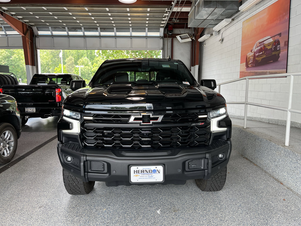 Used 2024 Chevrolet Silverado 1500 ZR2 w/ ZR2 Bison Edition AWD/4WD image 2