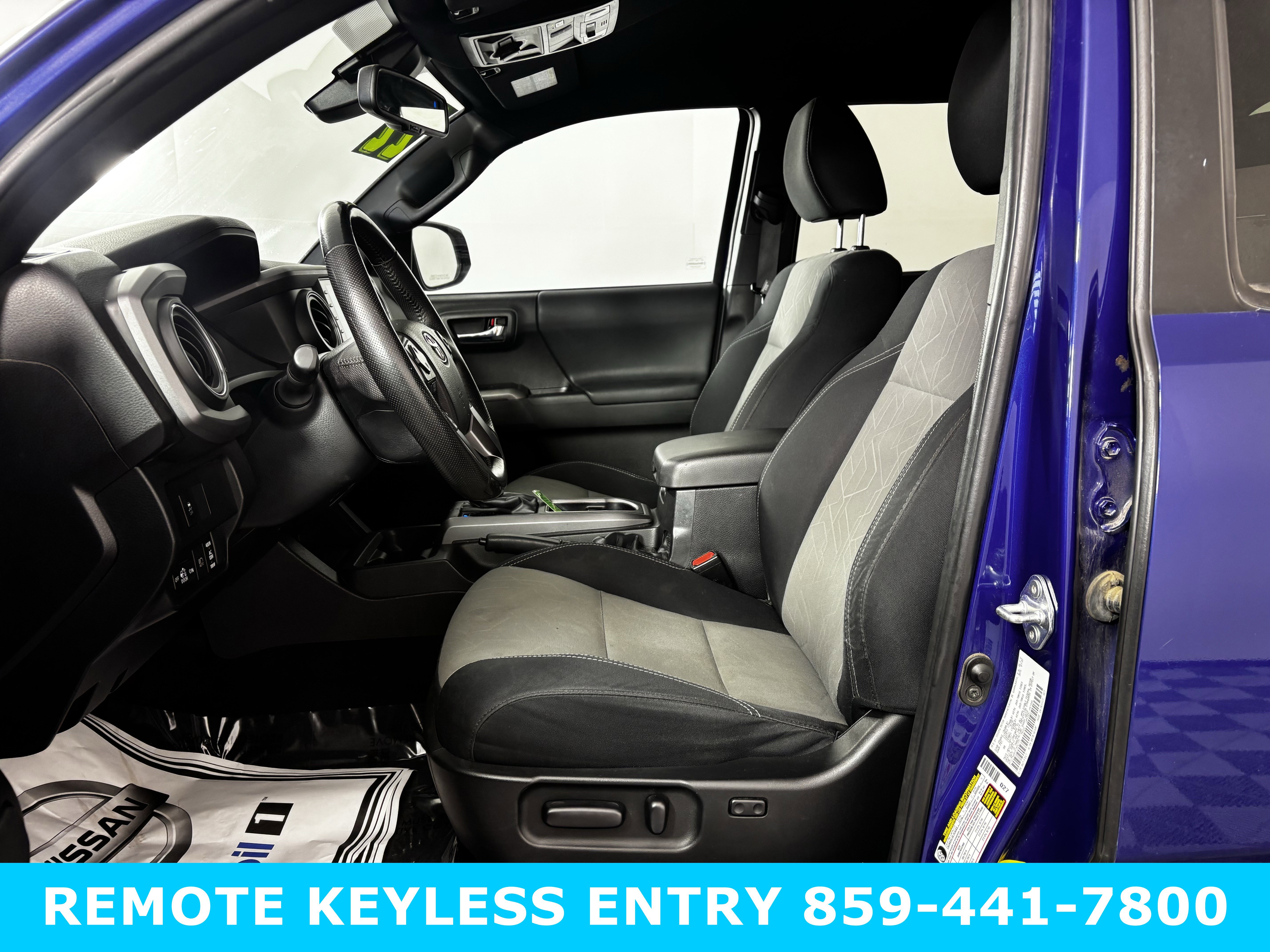 Used 2022 Toyota Tacoma TRD Off-Road image 4