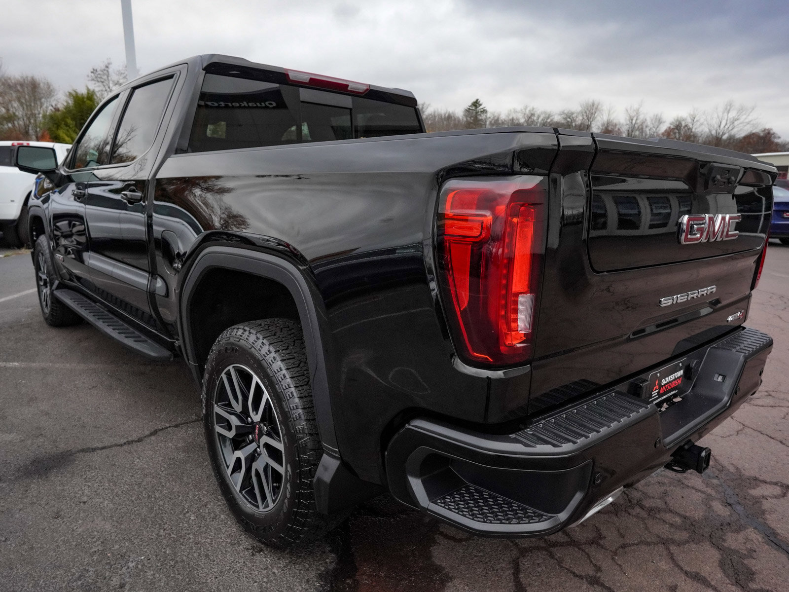 Used 2025 GMC Sierra 1500 AT4 w/ AT4 Premium Package image 7
