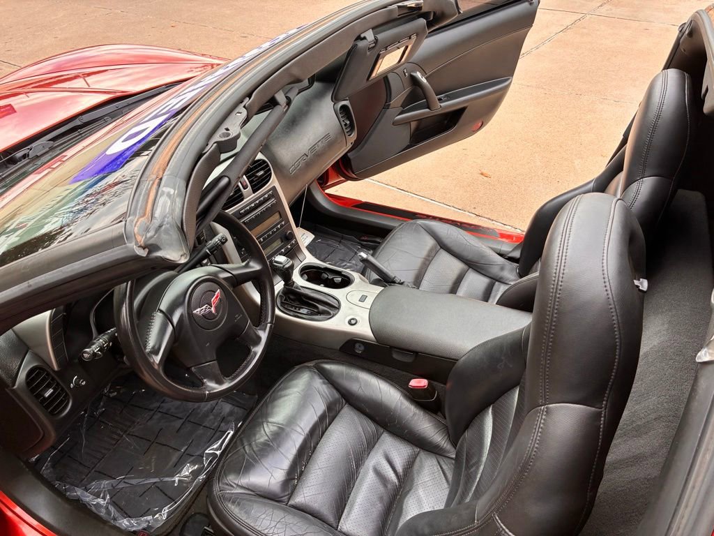 Used 2005 Chevrolet Corvette Coupe w/ Preferred Equipment Group RWD image 13