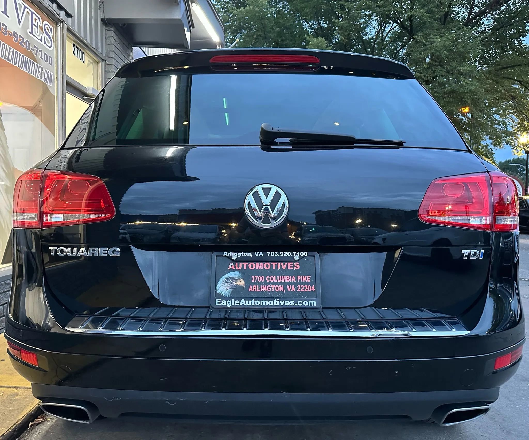 Used 2012 Volkswagen Touareg TDI image 4