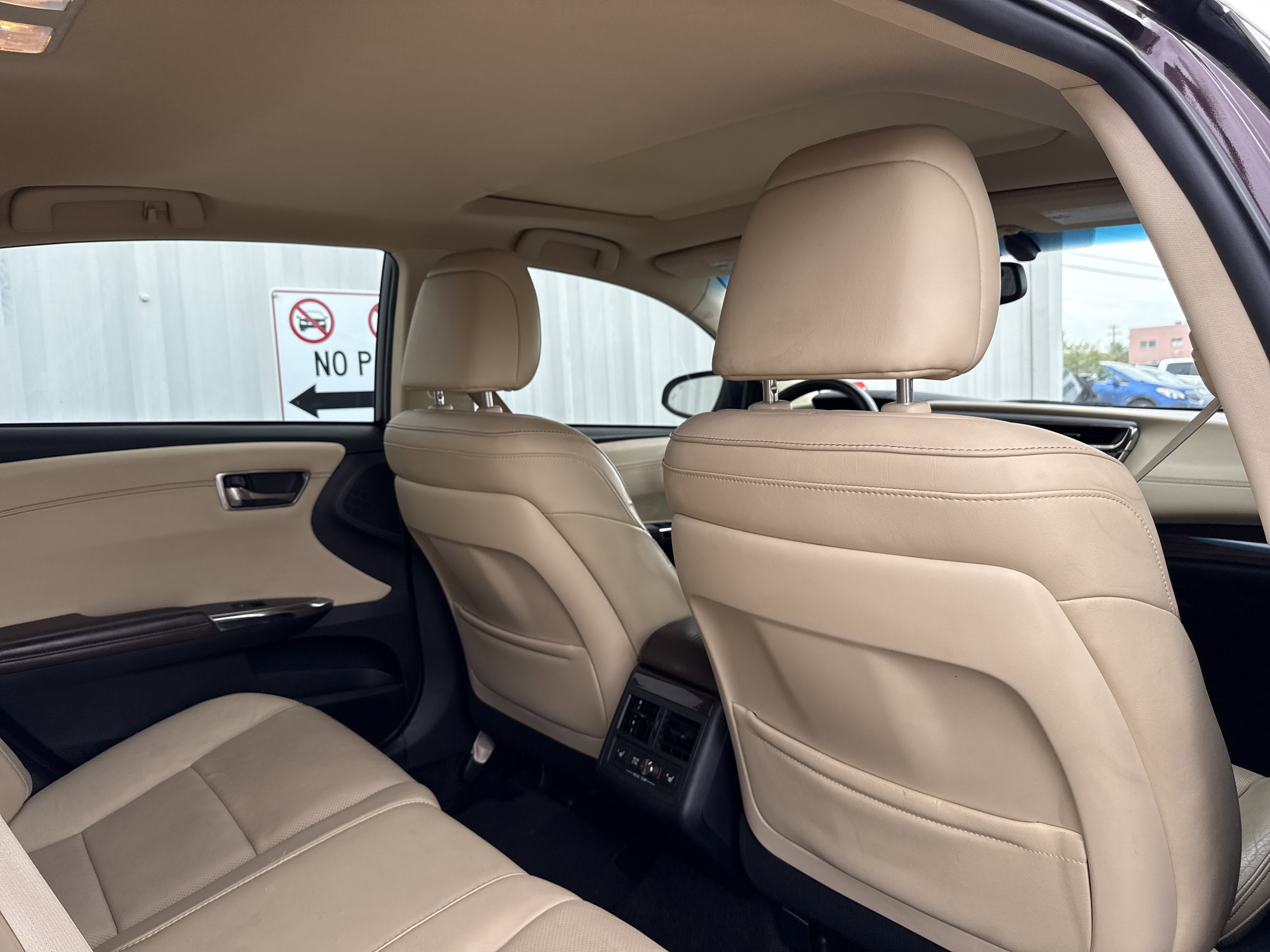 Used 2013 Toyota Avalon Limited image 38