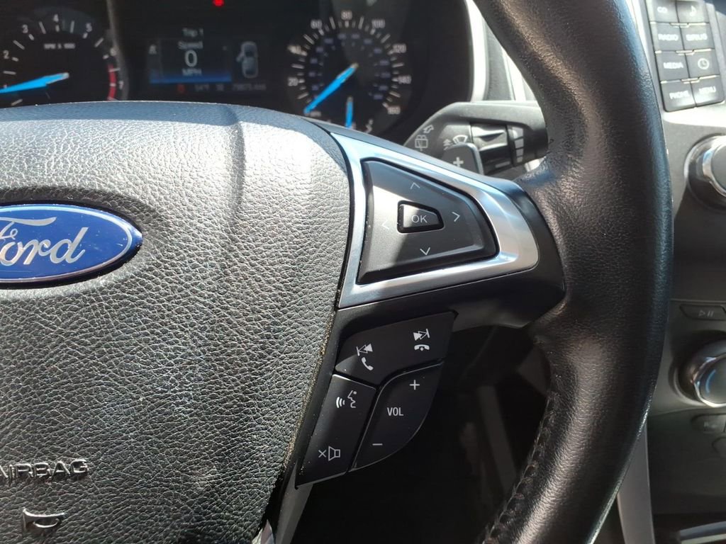 Used 2016 Ford Edge SEL AWD/4WD image 19