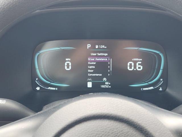 Used 2025 Kia Soul LX w/ LX Technology Package FWD image 7