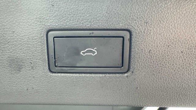 Used 2024 Volkswagen Tiguan SE R-Line image 38