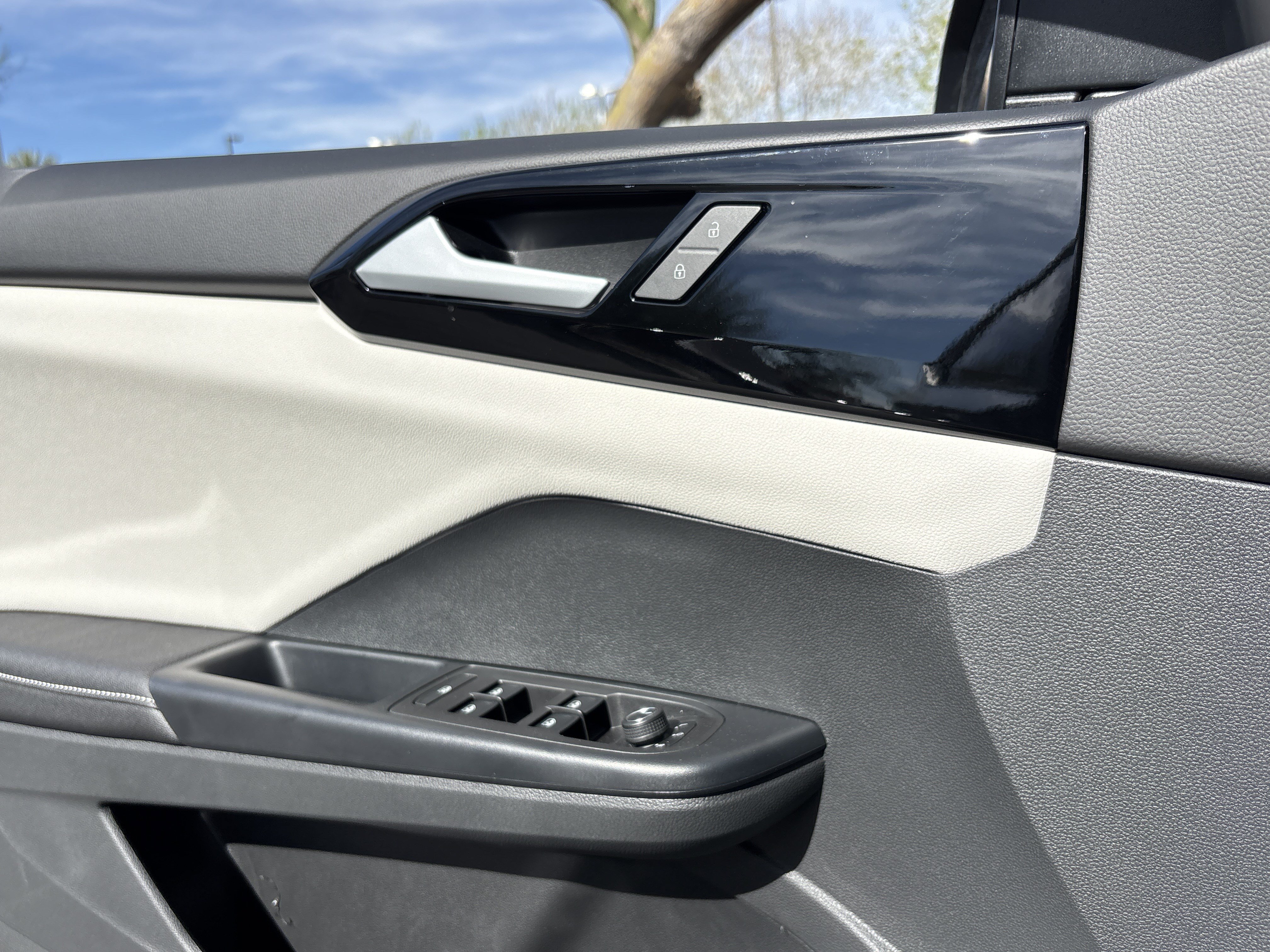 New 2026 Volkswagen Taos S FWD image 18