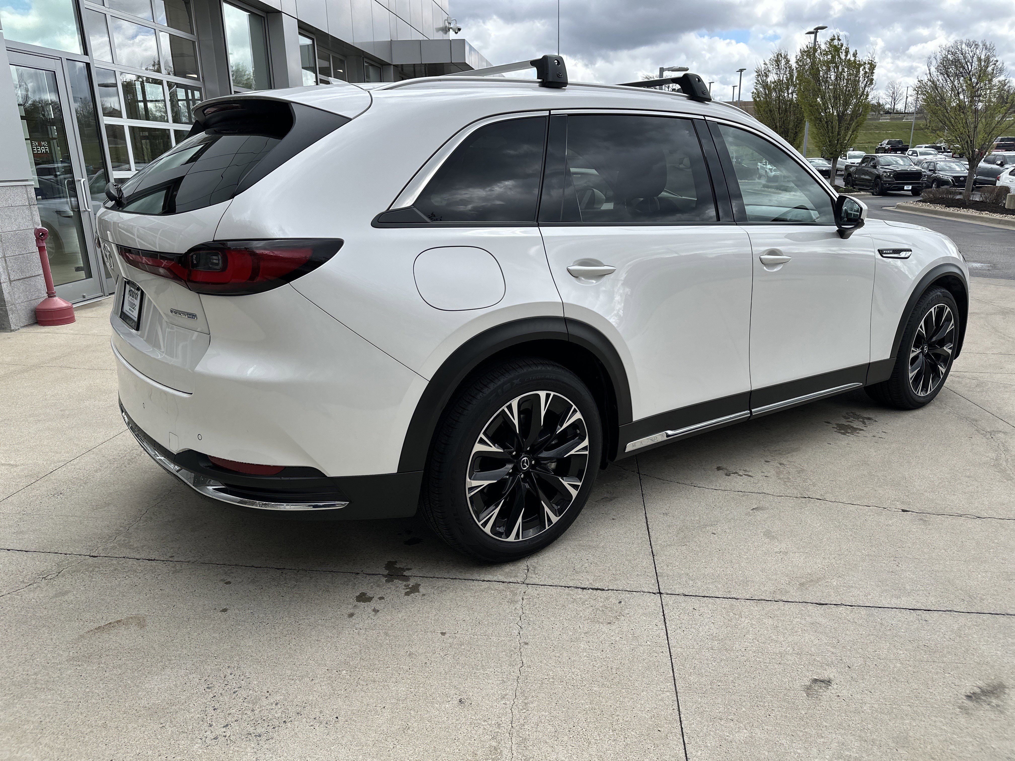 Used 2024 MAZDA CX-90 Plug-In Hybrid w/ Premium Pkg image 6