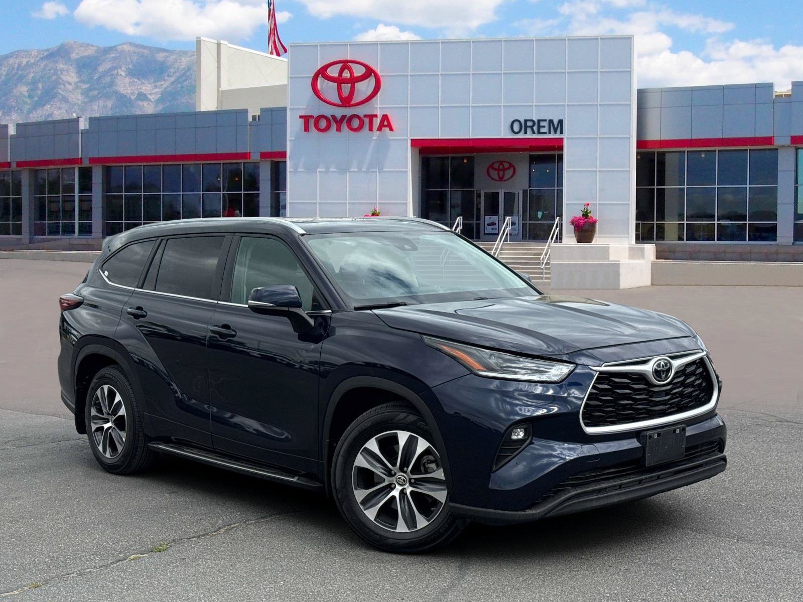 Used 2024 Toyota Highlander XLE