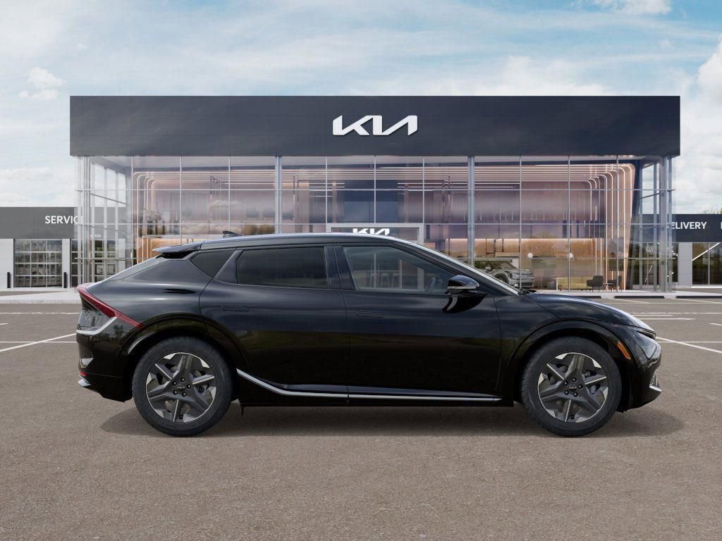 New 2025 Kia EV6 Light AWD/4WD image 7