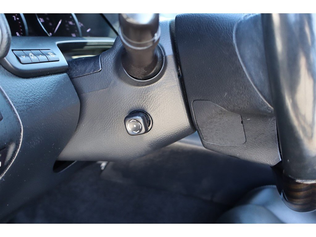 Used 2013 Lexus LS 460 AWD w/ Comfort Pkg image 30