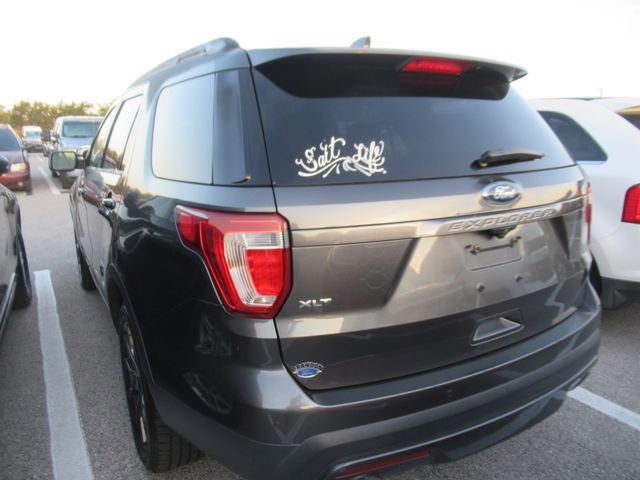 Used 2017 Ford Explorer XLT w/ Equipment Group 202A image 4