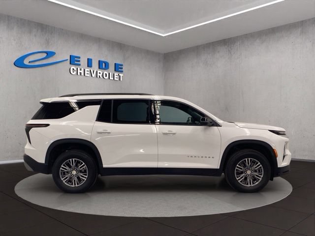 Used 2025 Chevrolet Traverse LT AWD/4WD image 15