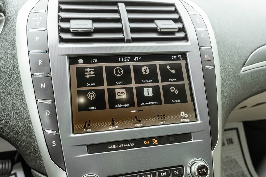 Used 2019 Lincoln MKZ Premiere image 22