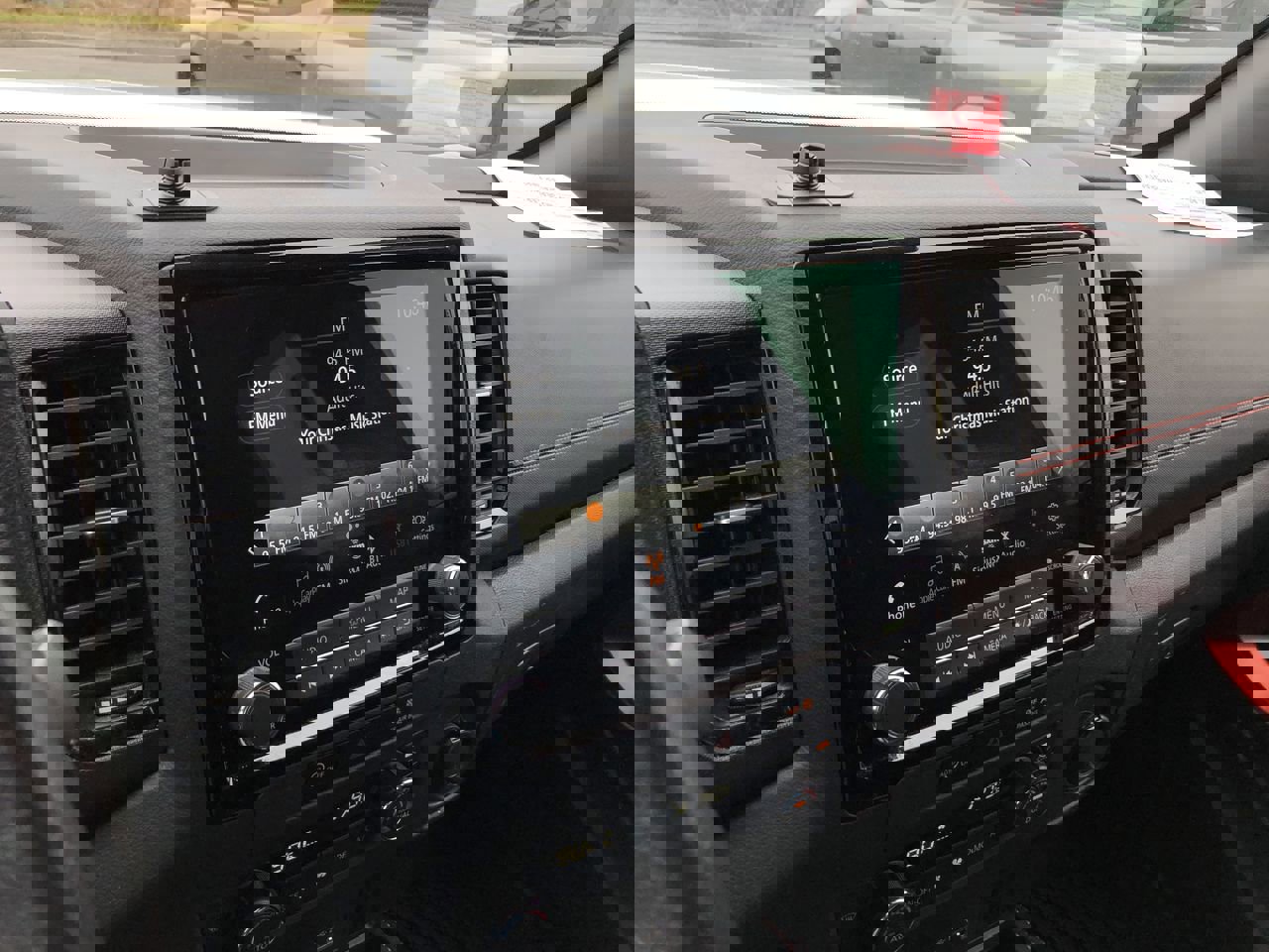 Used 2024 Nissan Frontier PRO-4X w/ Technology Package image 19