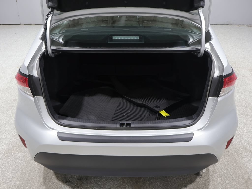 Used 2026 Toyota Corolla LE FWD image 18
