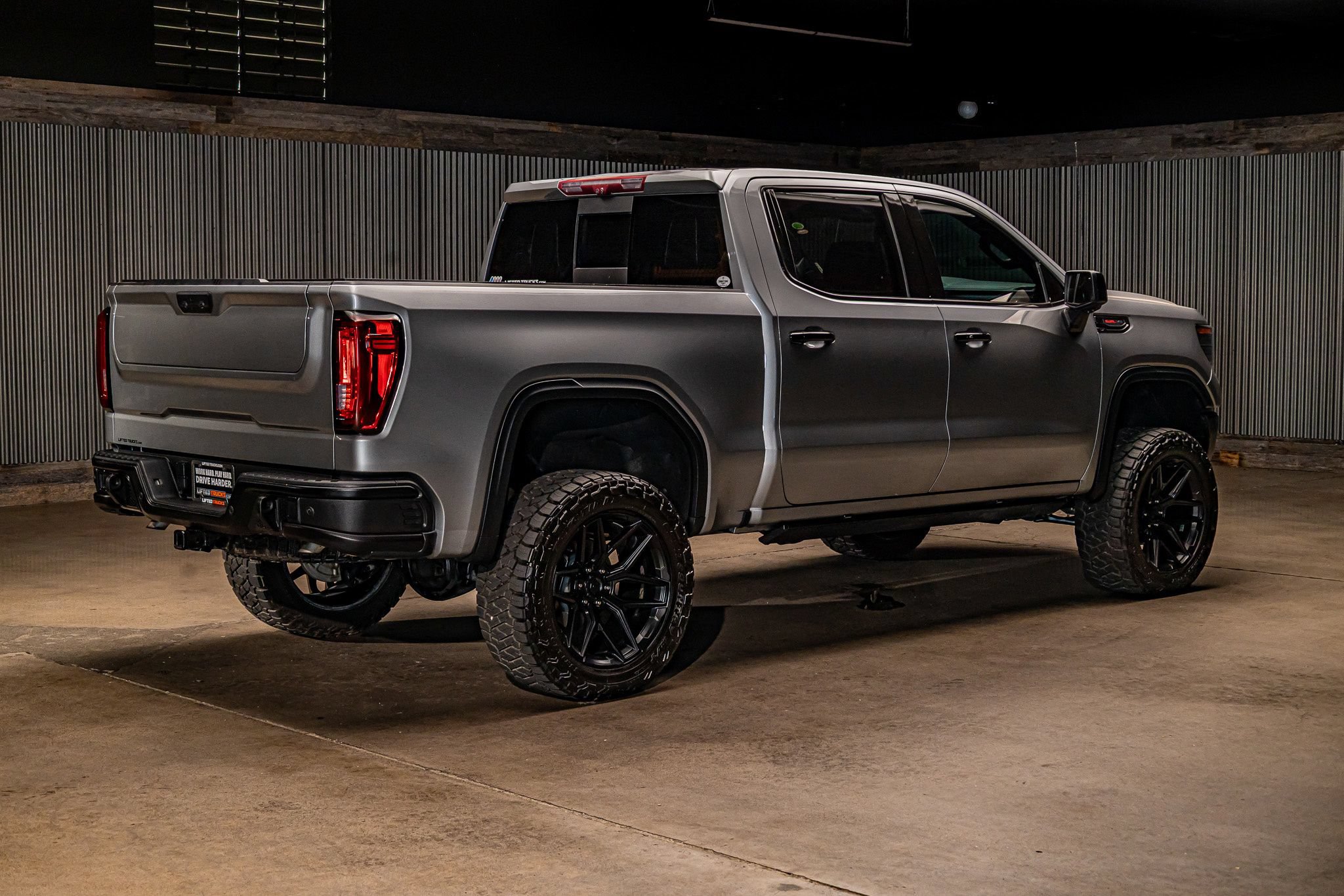 Used 2023 GMC Sierra 1500 AT4X w/ AT4X AEV Edition AWD/4WD image 9