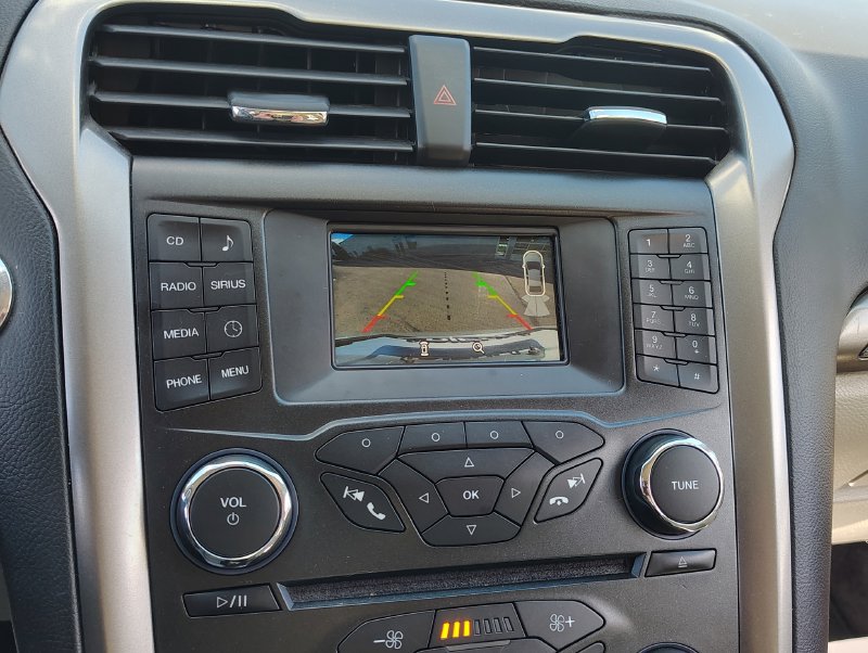 Used 2017 Ford Fusion SE FWD image 28