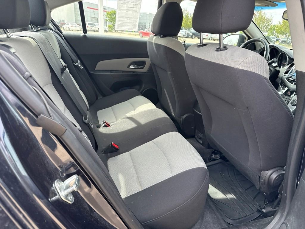 Used 2014 Chevrolet Cruze LS FWD image 16