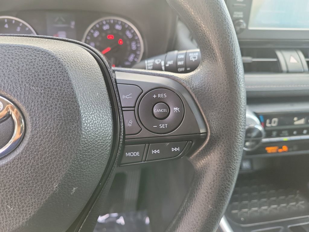 Used 2019 Toyota RAV4 XLE FWD image 28