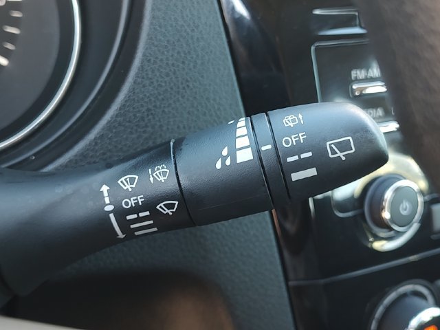 Used 2017 Nissan Rogue S FWD image 22