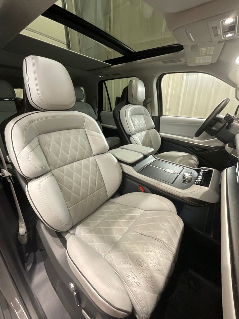 Used 2025 Lincoln Navigator L Black Label w/ Black Label Special Edition image 19