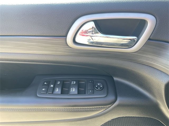 Used 2022 Jeep Grand Cherokee Laredo X image 23