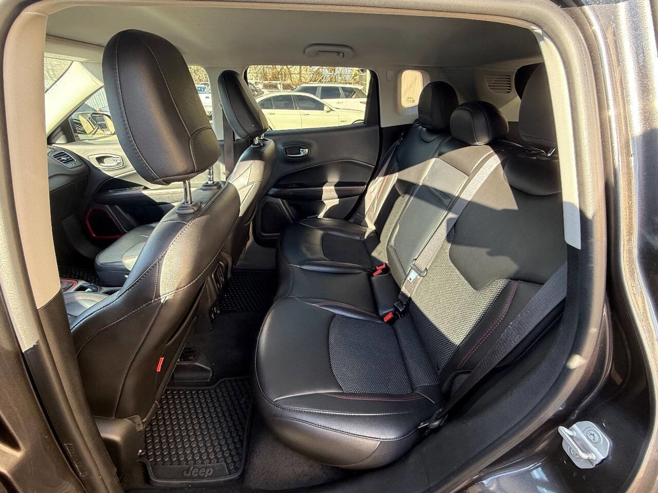 Used 2019 Jeep Compass Trailhawk w/ Cold Weather Group image 10