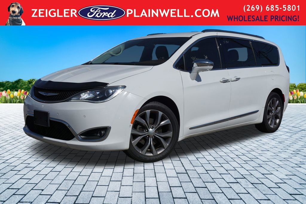 Used 2019 Chrysler Pacifica Limited w/ Advanced Safetytec Group