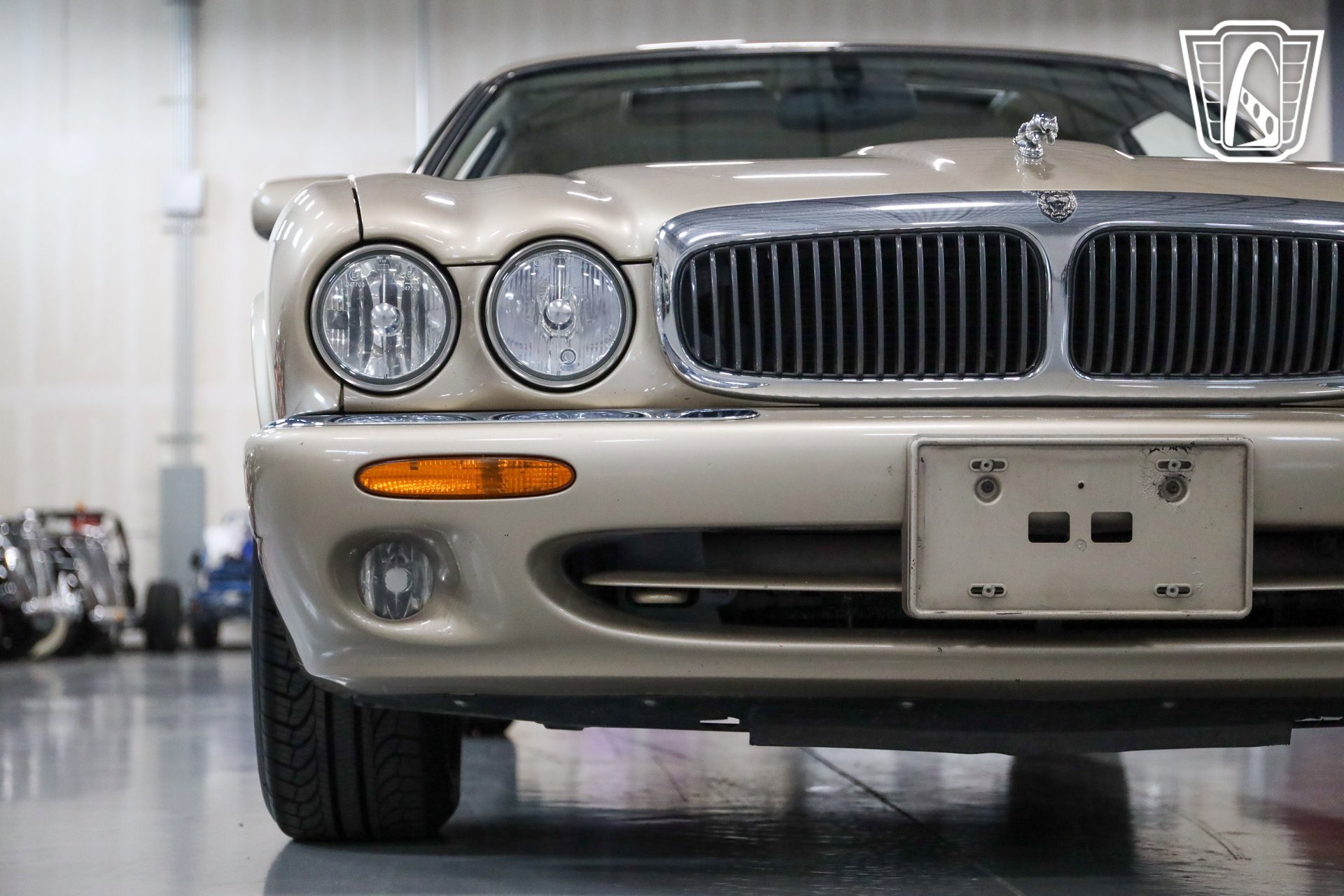 Used 2001 Jaguar XJ8 image 12