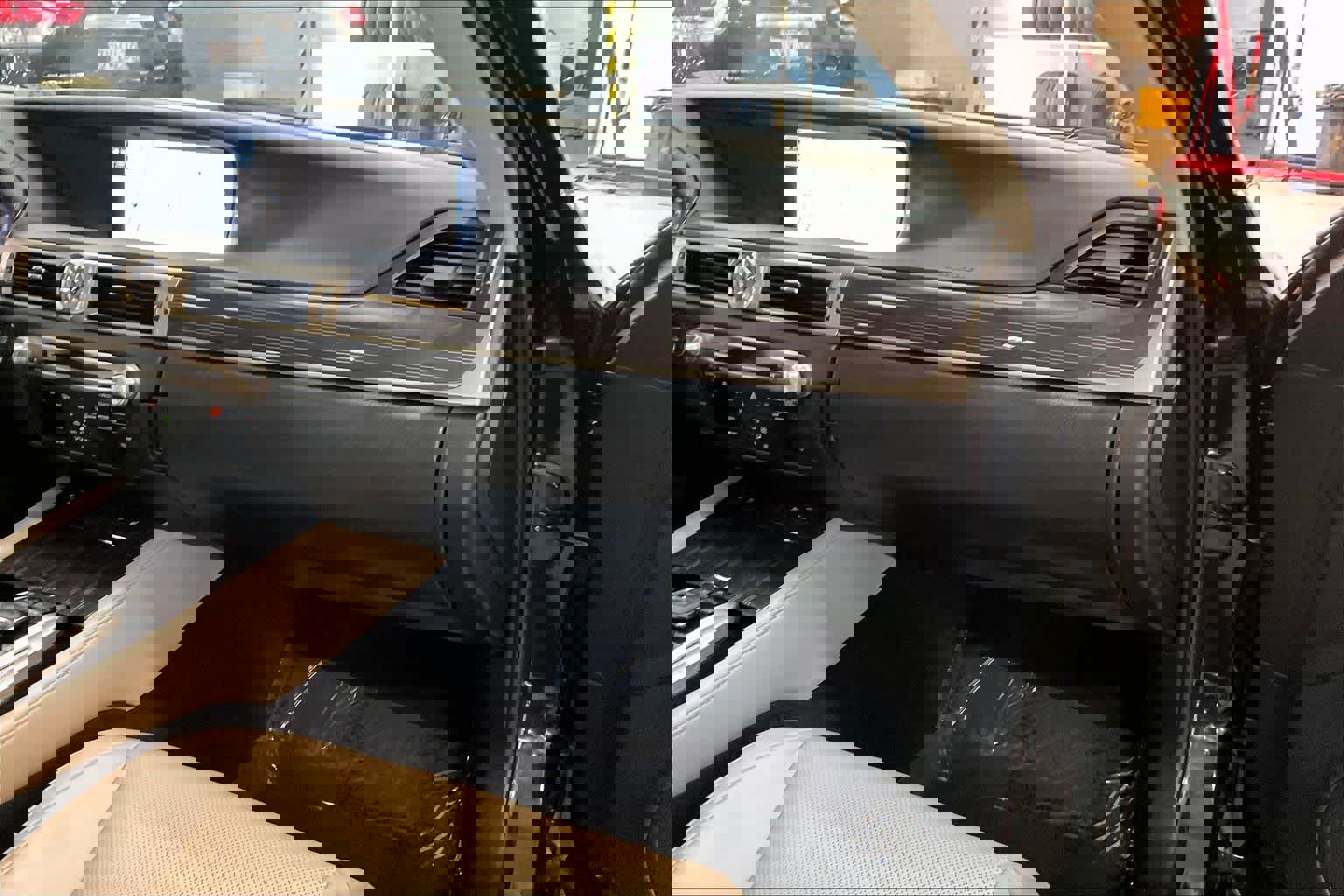 Used 2018 Lexus GS 350 AWD w/ Premium Package image 19