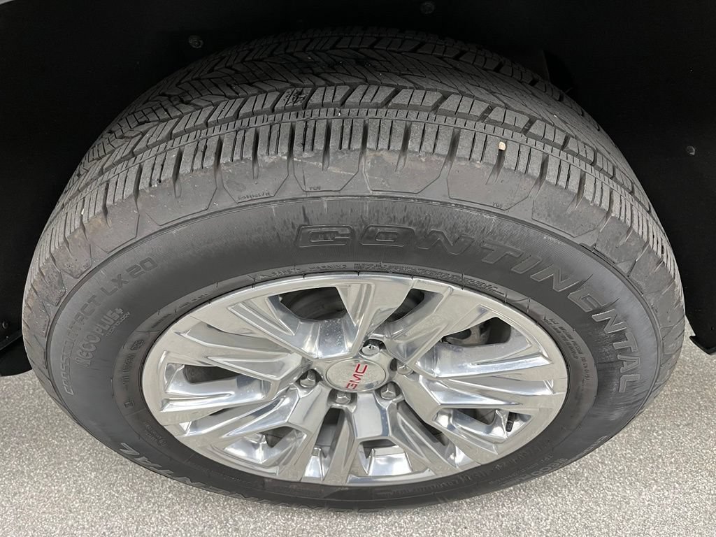 Used 2025 GMC Yukon XL Denali w/ Sun & Power Step Package AWD/4WD image 16