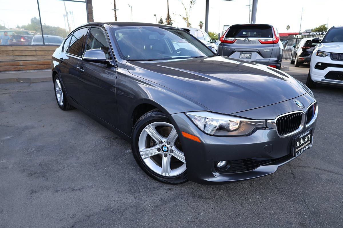 Used 2015 BMW 328i Sedan RWD image 2