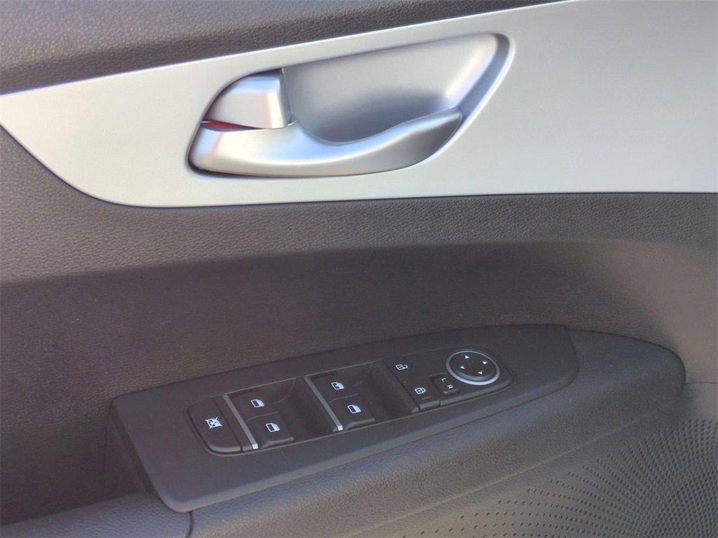 Certified 2023 Kia Forte LXS w/ LXS Technology Package image 21