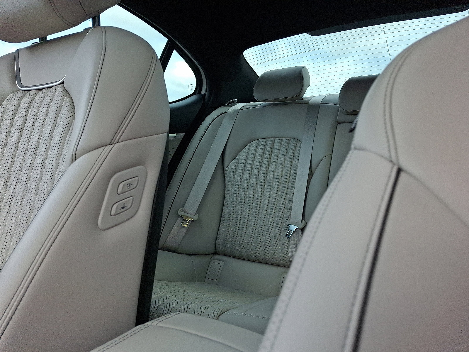 Certified 2023 Genesis G70 2.0T w/ Sport Prestige Package image 18