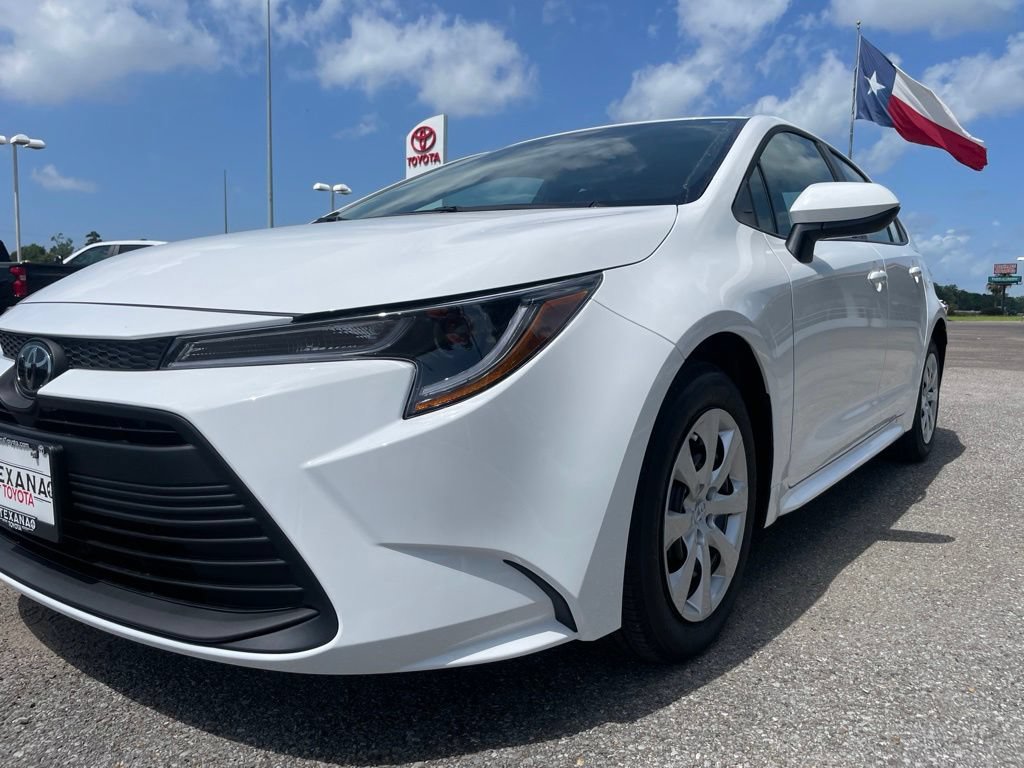 New 2026 Toyota Corolla LE FWD image 10