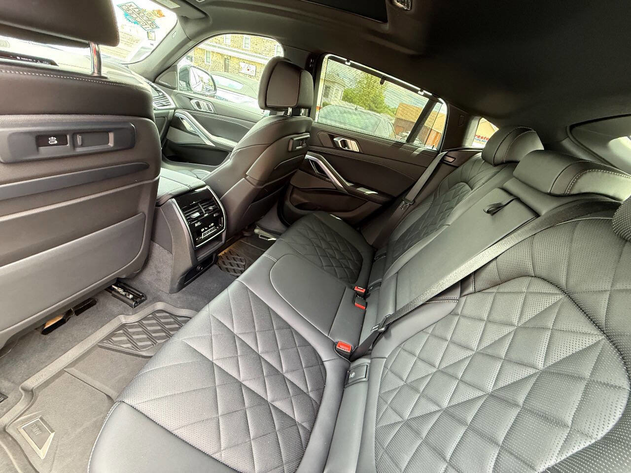 Used 2023 BMW X6 M50i w/ Executive Package AWD/4WD image 14