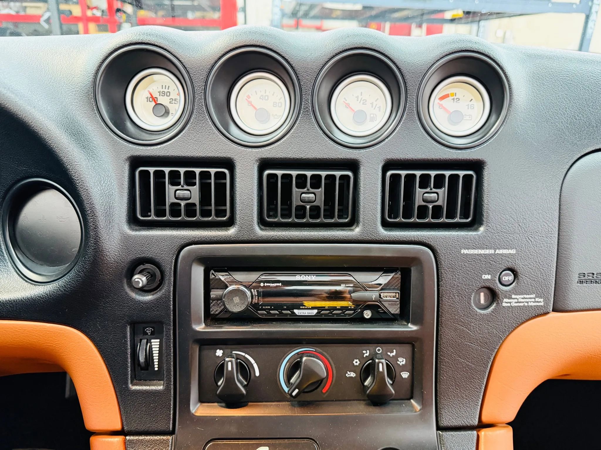 Used 2000 Dodge Viper RT/10 image 10