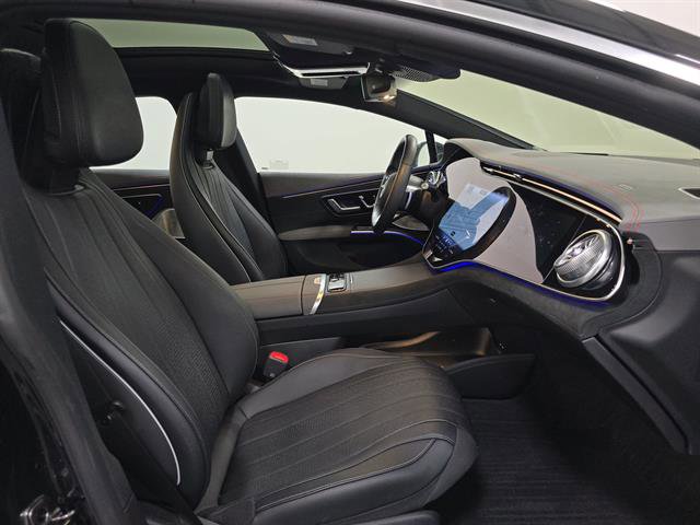 Used 2022 Mercedes-Benz EQS 580 4MATIC Sedan w/ Exclusive Trim Package image 15