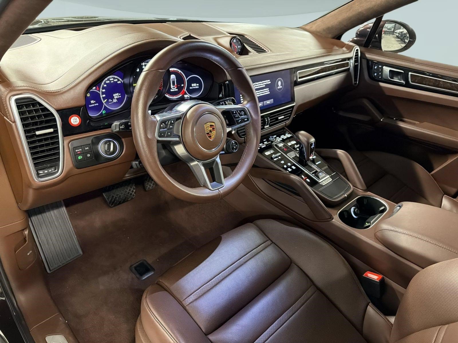 Used 2023 Porsche Cayenne Platinum Edition AWD/4WD image 4