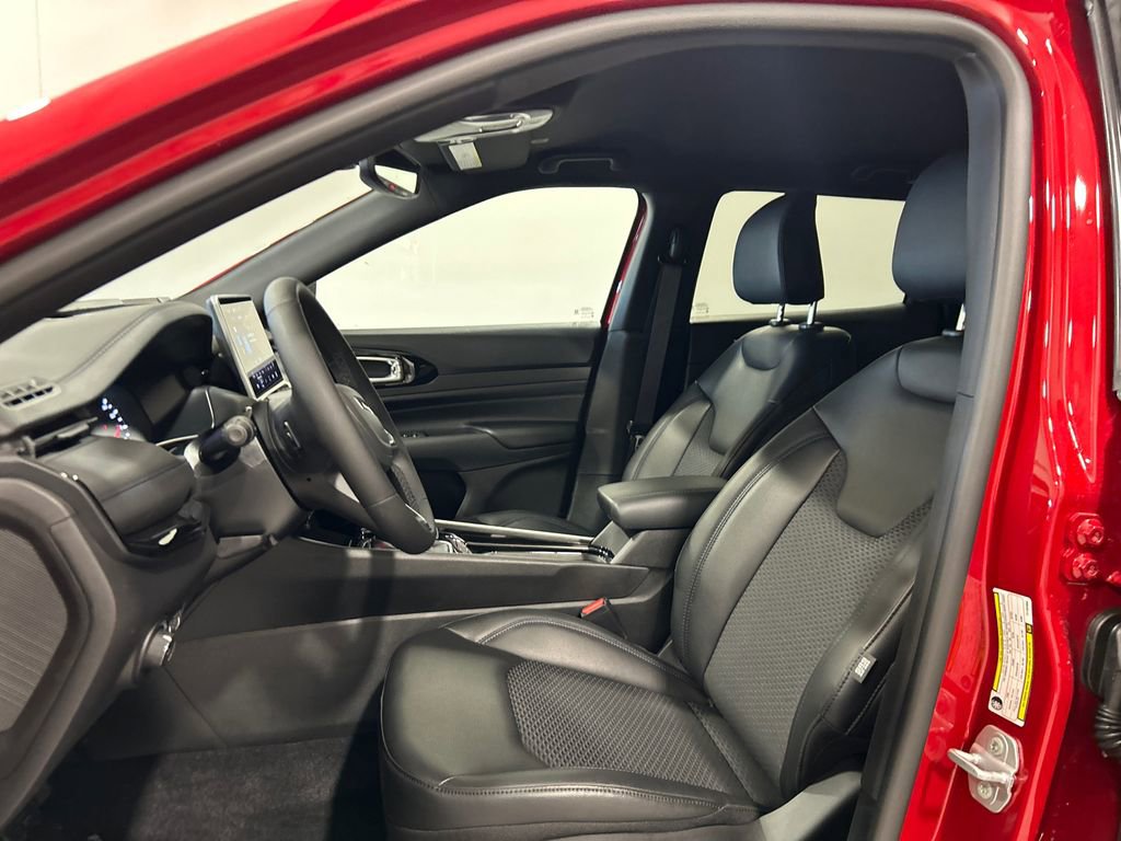 New 2026 Jeep Compass Latitude image 16