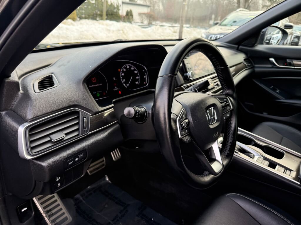 Used 2022 Honda Accord Sport image 11