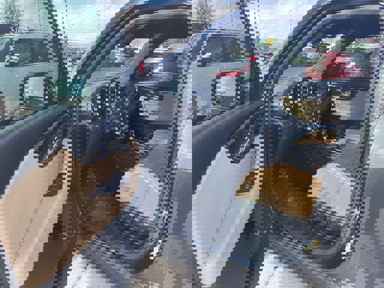 Used 2019 Chevrolet Blazer Premier w/ Driver Confidence II Package image 11