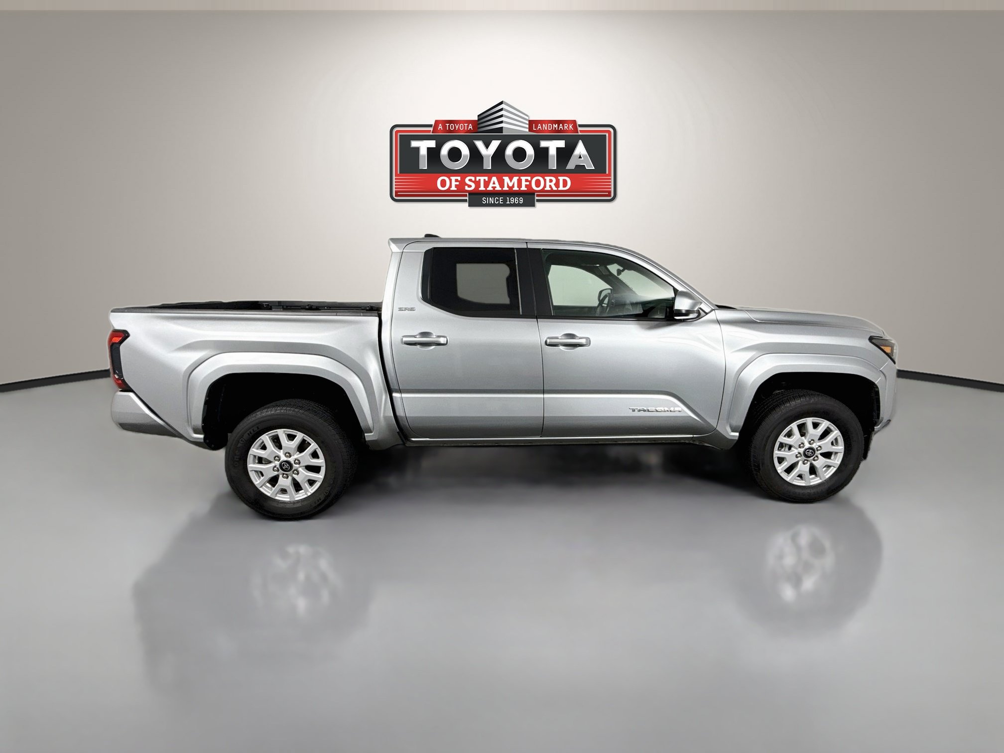 Certified 2026 Toyota Tacoma SR5 AWD/4WD image 8