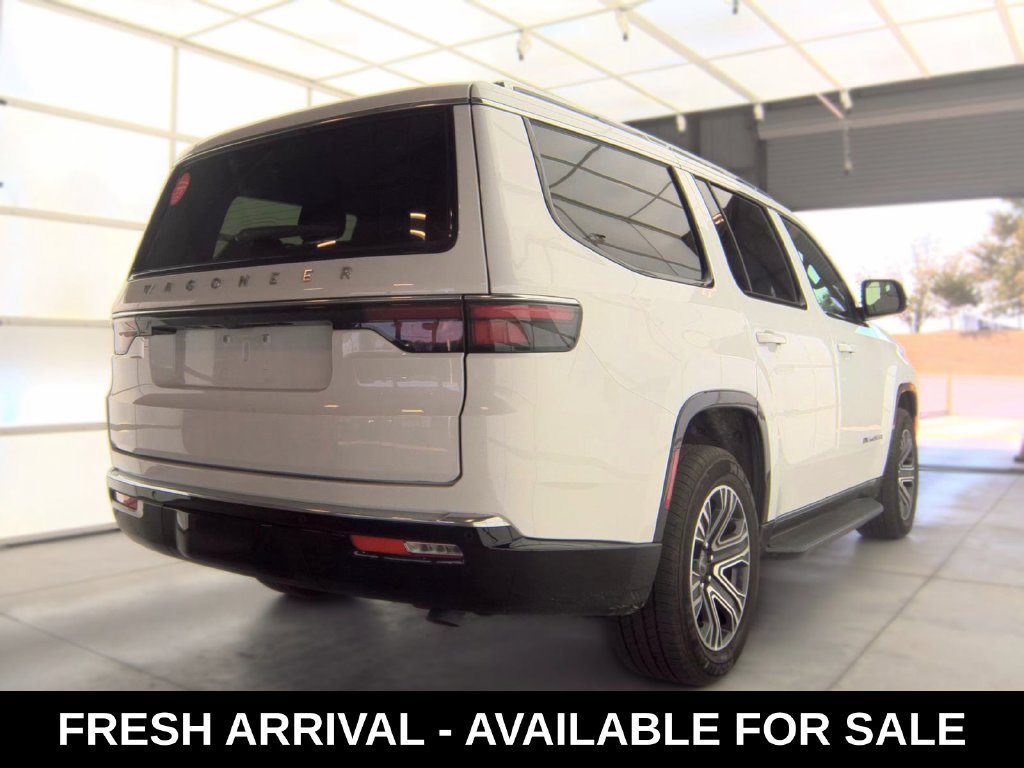 Used 2025 Jeep Wagoneer Series II AWD/4WD image 4